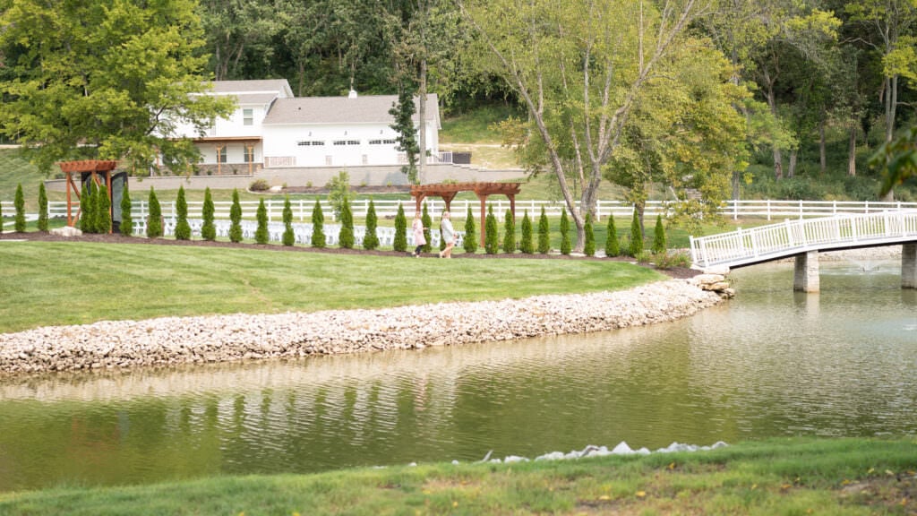 knotting hills wedding venue pevely mo 11 11 of 56 duplicates selected sneak peeks sneak previews mckinley g photography